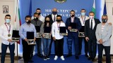  Министър Кралев награди медалистите от Европейското състезание по повдигане на тежести 