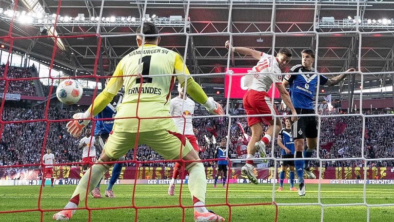 РБ Лайпциг се справи с Хамбургер в Шоу на Баумгартнер