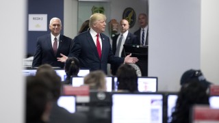 Вицепрезидентът на САЩ Майк Пенс остро отвърна на медийна информация