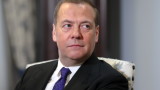  Медведев заплаши НАТО с съветски удари, в случай че даде 