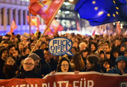 ПЕГИДА обвини провалената имигрантска политика на Европа за атаките в Париж 