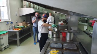 Всички общински детски кухни в София продължават да работят 