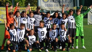 Треньорът от детско юношеската школа на Локомотив Пловдив Николай Греков