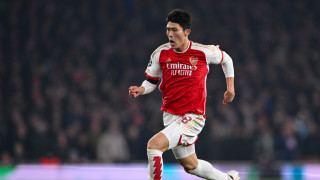 Арсенал и японският национал Такехиро Томиясу се разделят след постигнато