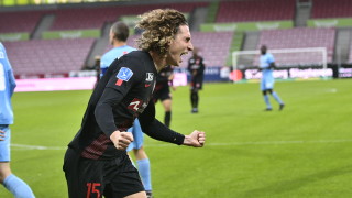 Бразилският нападател Вагнер Лав ще продължи кариерата си в датския