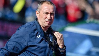 Станимир Стоилов говори на брифинга преди полуфиналния мач с Лудогорец