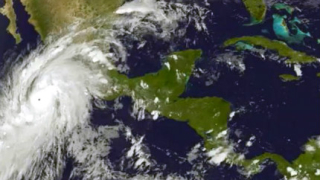 САЩ следят внимателно урагана "Патрисия"