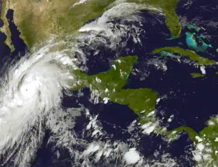 САЩ следят внимателно урагана "Патрисия"