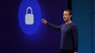 Стотици милиони телефонни номера на Facebook потребители са изтекли онлайн