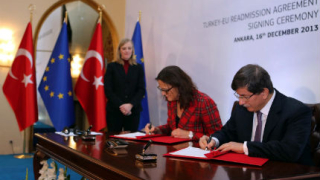 ЕС и Турция подписаха споразумение за депортиране на нелегални имигранти