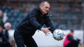 Трима основни футболисти на Славия висят за двубоя с Локомотив