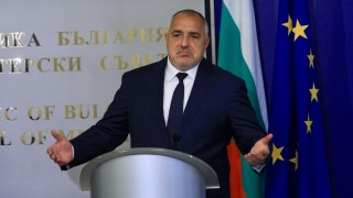 Борисов успял да излезе "сух" от имотния скандал според АЕЖ