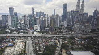 Султанът на Малайзия Мухамед V предложи на поданиците си да