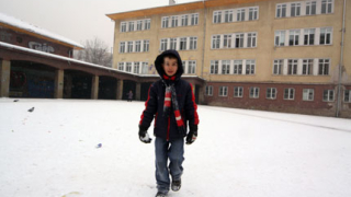 25 софийски училища в дървена ваканция