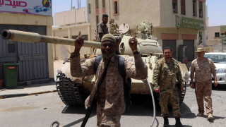 Париж, Берлин и Рим ще санкционират нарушаващите либийското оръжейно ембарго