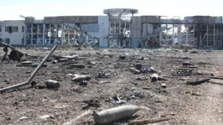 Летището в Донецк отново под обстрел