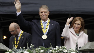 Румънският президент Клаус Йоханис получи международната награда Карл Велики на