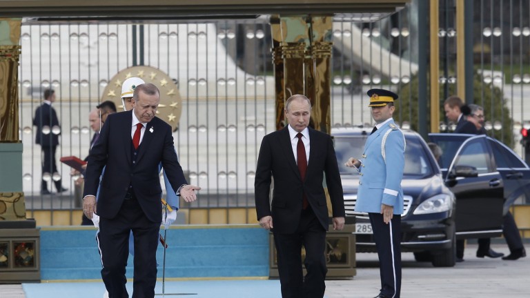 Президентът на Турция Реджеп Ердоган телефонира на руския си колега