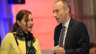 Над 355 000 деца и ученици са били включени през