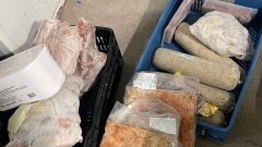 МВР спря от продажба близо 120 кг храна с изтекъл срок в Самоков