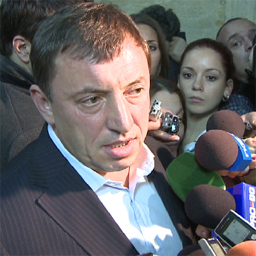 Алексей Петров стоял и зад блокадата на парламента през 2001-ва