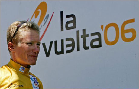 Александър Винокуров спечели 13-тия етап от колоездачната обиколка на Франция