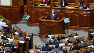 Президентът на Украйна Петро Порошено предупреди че има риск международните