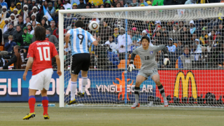 Невероятен Игуаин даде летящ старт на Аржентина в квалификациите