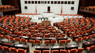 Бой в турския парламент, четирима депутати пострадаха 