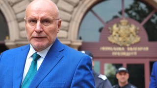 Българска народна банка като цяло още повече за управителя не