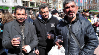 Пловдивски пияндета опаткват 37 литра вино за 2 часа!
