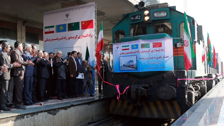 Пристигна първият влак от Китай до Иран по Пътя на коприната 