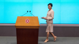 Лидерът на Хонконг Кари Лам се извини повторно днес и