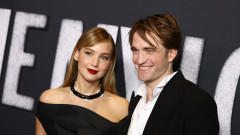 Ол балмұздақты мысыққа итеріп жіберді. Глазовтық секс