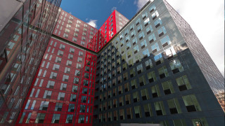 Една от най-големите офис сгради в София минава през пълна промяна