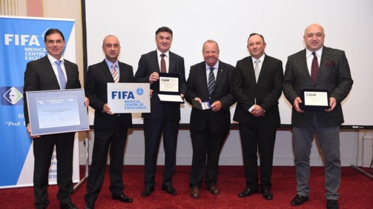 Български клиники получиха високо признание от FIFA пред Кралев и Борислав Михайлов 