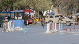 Русия, САЩ и Китай опитват да съберат талибани, политици и граждани на преговори