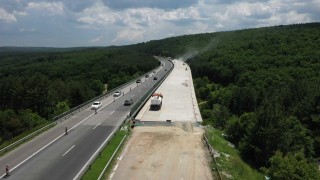 Изкърпват шосето на АМ Тракия между 113 ти и 111 ти км