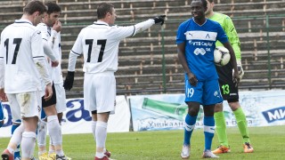 Един от именитите доскорошни футболисти в родния футбол сега треньор