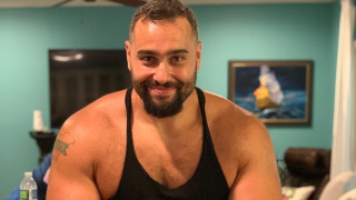 Пристрастен ли е към секса Русев