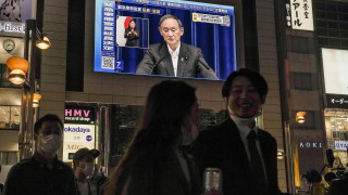 Подкрепата за японския премиер Йошихиде Суга спадна до най нискoто си