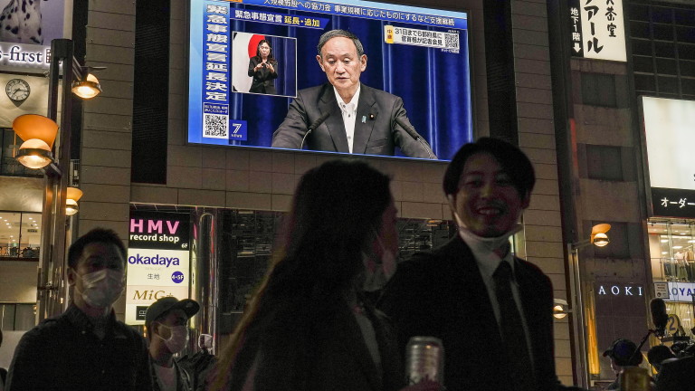 Подкрепата за японския премиер Йошихиде Суга спадна до най-нискoто си