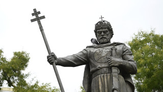 Останките на Самуил разпалват нов спор: Македонски историк настоява РСМ да си поиска от България много "разграбени артефакти"