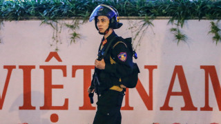 Виетнамската полиция задържа двама души по подозрение за участие в