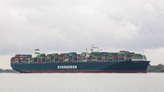 Ever Given — контейнеровозът който блокира с дни Суецкия канал