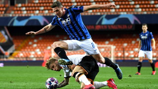 Вече един месец футболът в повечето страни на света е