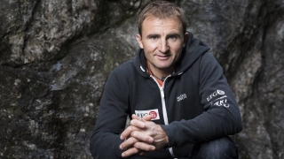 Известният швейцарски алпинист Ули Щек загина на Еверест 