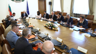 Поетапно рафинерията в Бургас ще премине към преработка на неруски