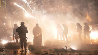 Примирието не спря демонстрантите в Киев