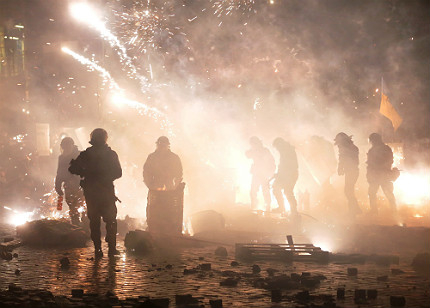 Примирието не спря демонстрантите в Киев